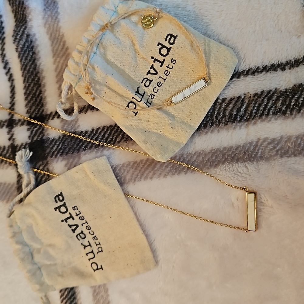 Pura Vida Howlite Bar Necklace and Bracelet